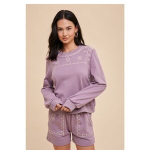 In loom NWT Women's Purple Embroidered Sweatshirt short set